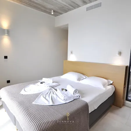 Zennova #52 Cueva Villa